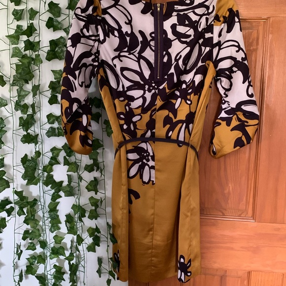 Mustard colored mid length dress with white and dark purple accents - Picture 2 of 7